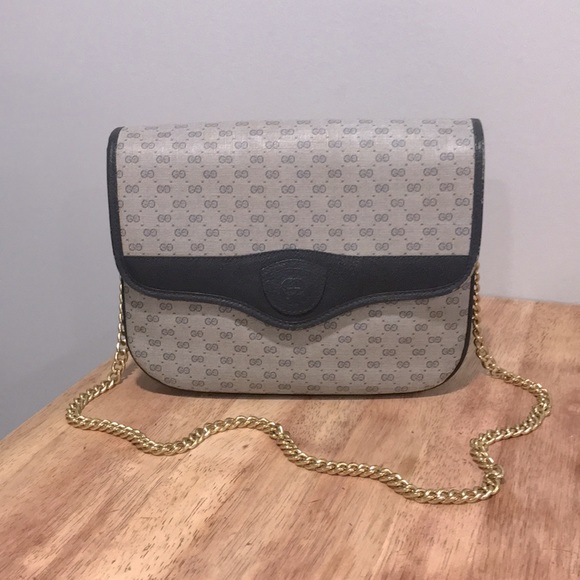 ⭐️ Vintage 1980’s Gucci Coated Canvas Leather Bag - Picture 2 of 16